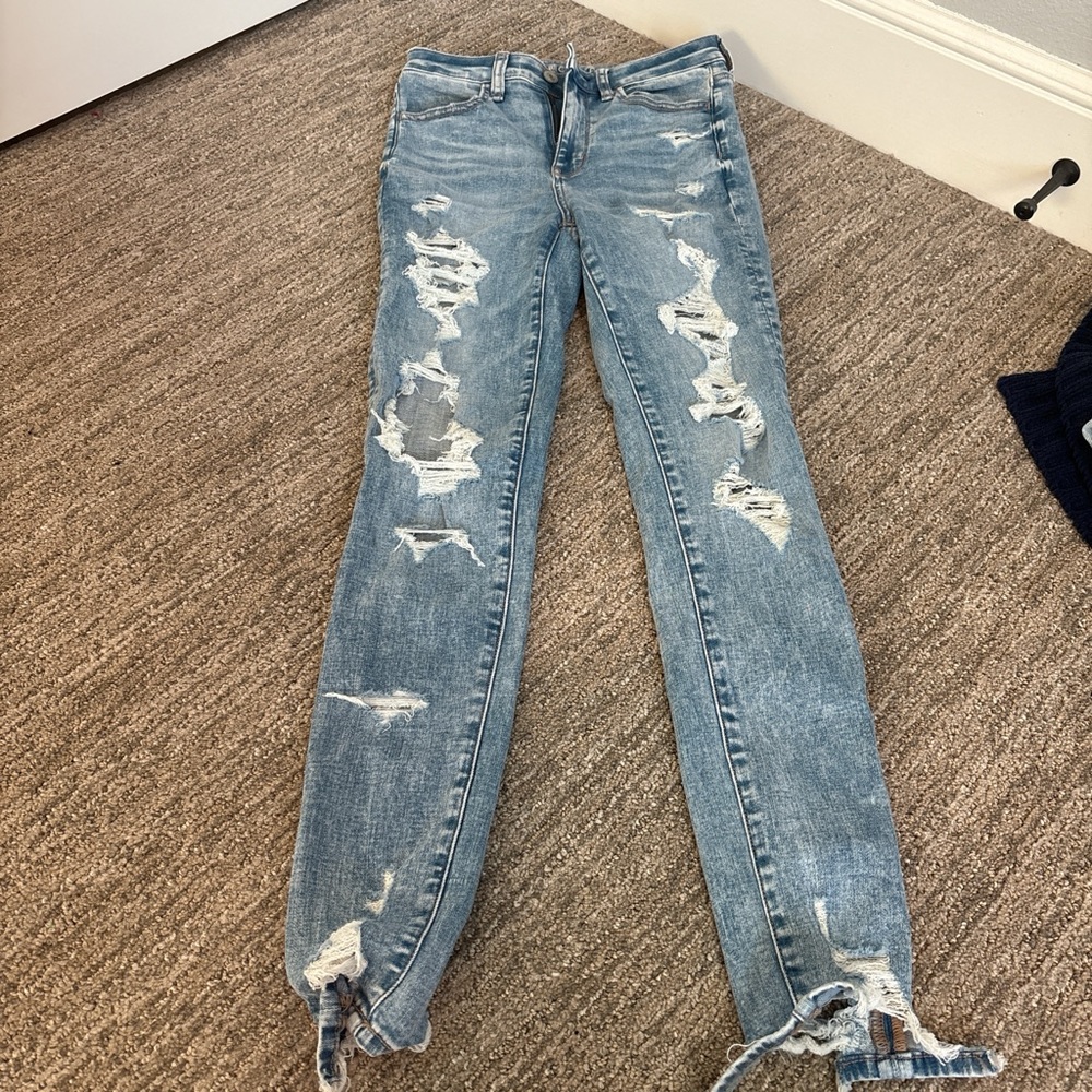 American Eagle Outfitters Light Blue Distressed Skinny Jeans